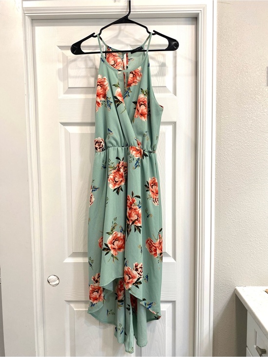 Scobe Dresses & Skirts - Sleeveless Floral High-Low Dress in Sage Green